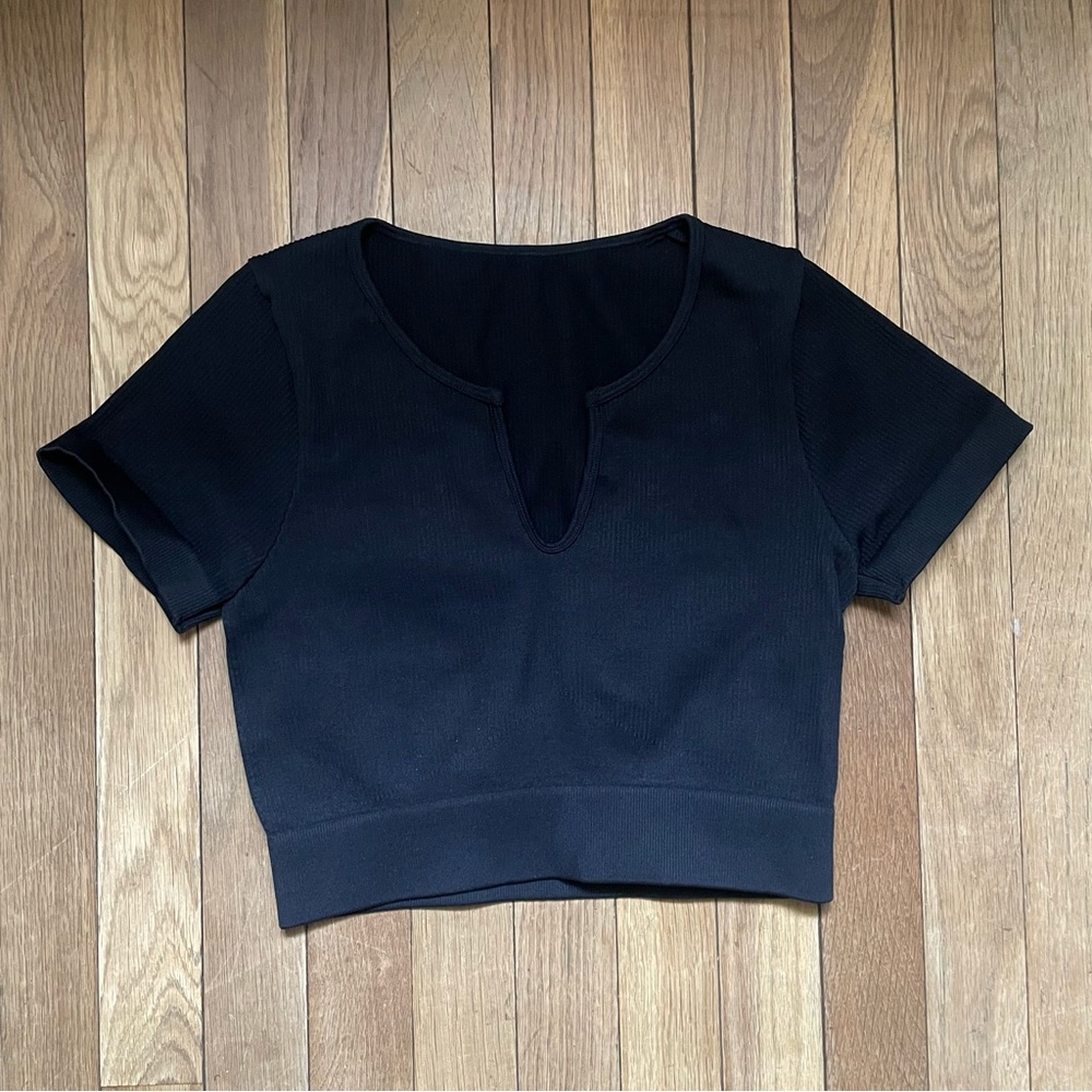 Amazon Seamless Workout Top - Picture 2 of 2